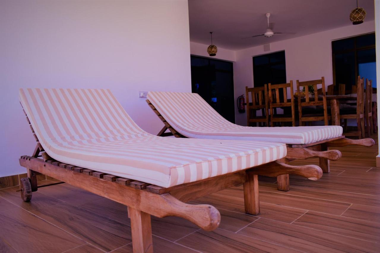 Private Backdoor Villa With Big Swimming Pool And Services Of Chef Included Diani Beach Eksteriør bilde