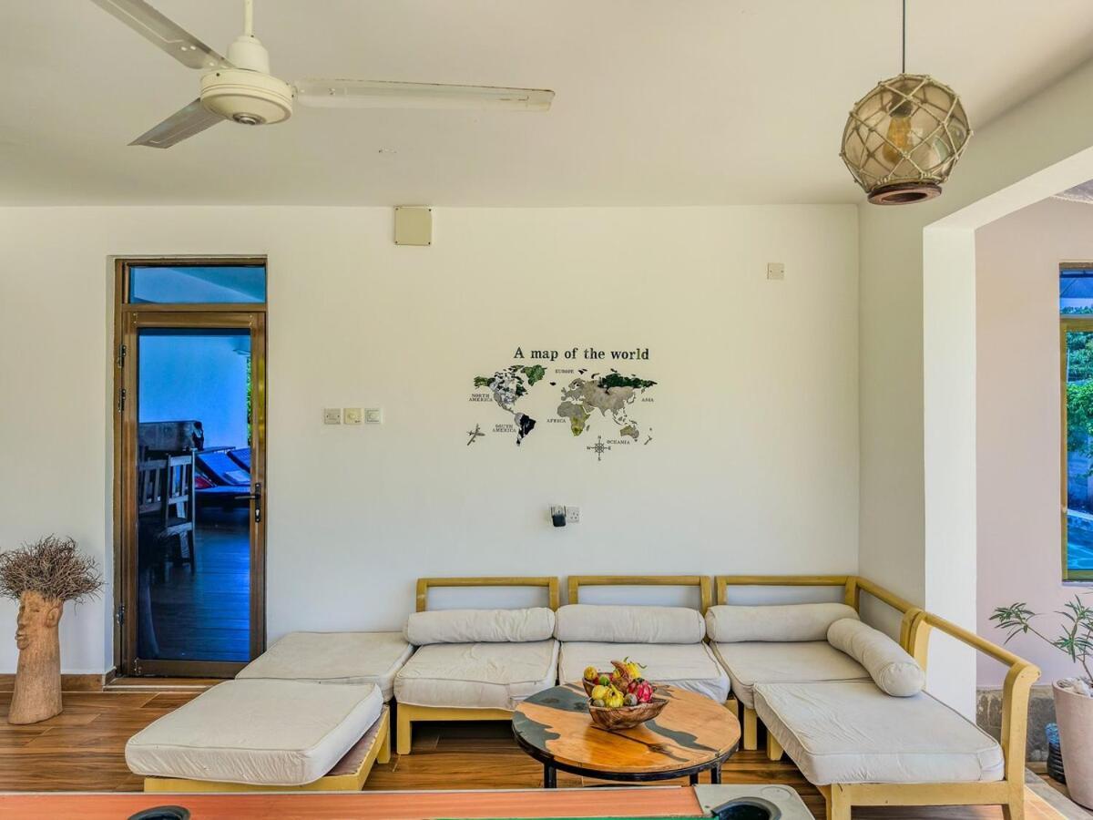 Private Backdoor Villa With Big Swimming Pool And Services Of Chef Included Diani Beach Eksteriør bilde