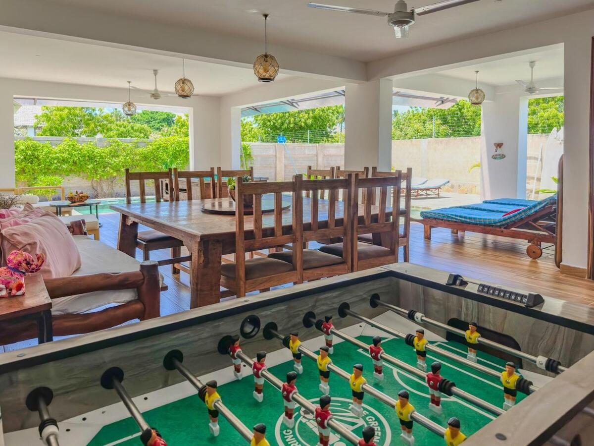 Private Backdoor Villa With Big Swimming Pool And Services Of Chef Included Diani Beach Eksteriør bilde