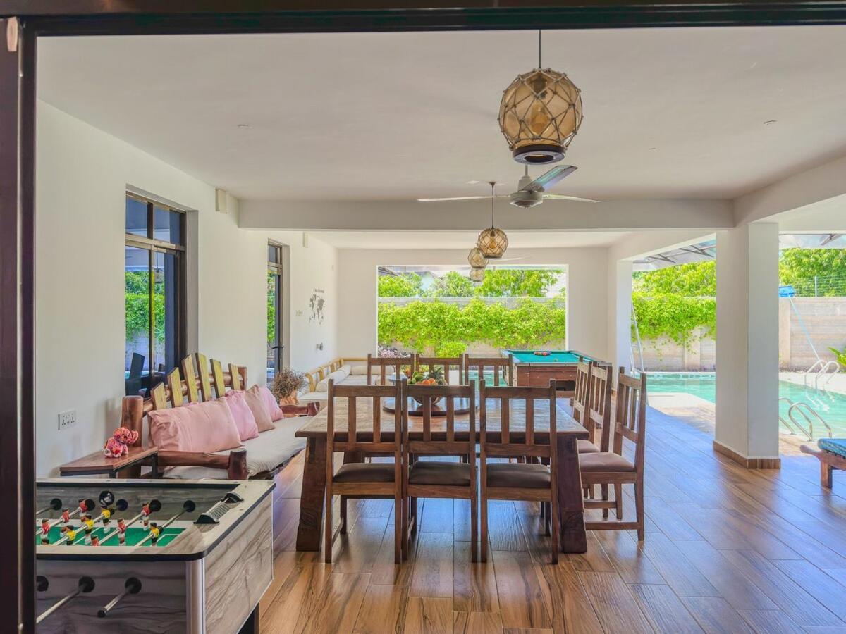 Private Backdoor Villa With Big Swimming Pool And Services Of Chef Included Diani Beach Eksteriør bilde