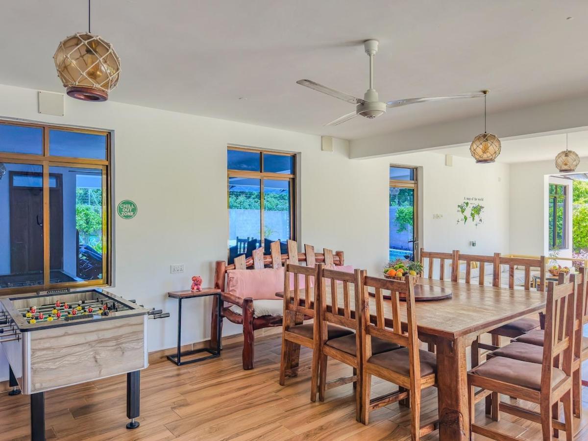 Private Backdoor Villa With Big Swimming Pool And Services Of Chef Included Diani Beach Eksteriør bilde